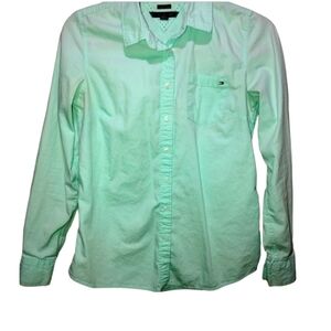 Tommy Hilfiger size XS green long sleeve button down shirt pocket on front